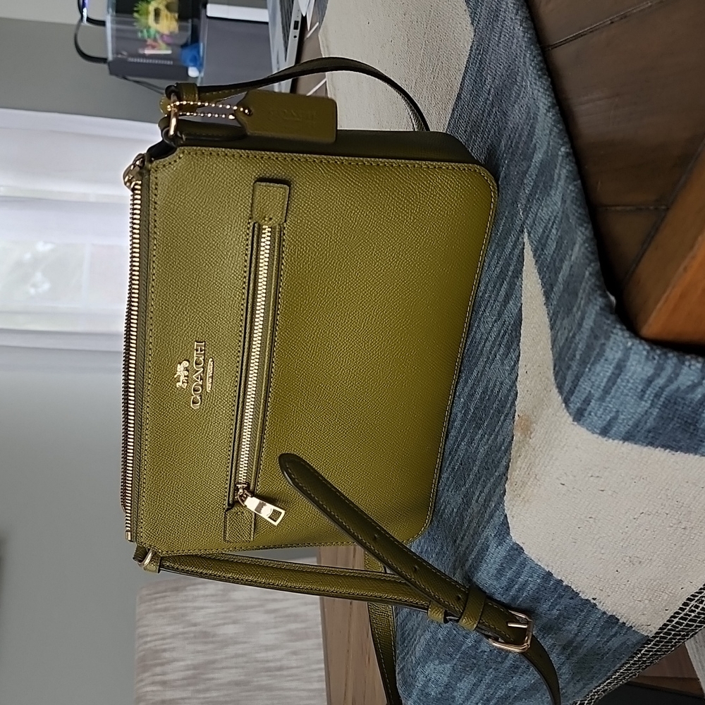 Army Green Coach Crossbody Bag - zipper broken